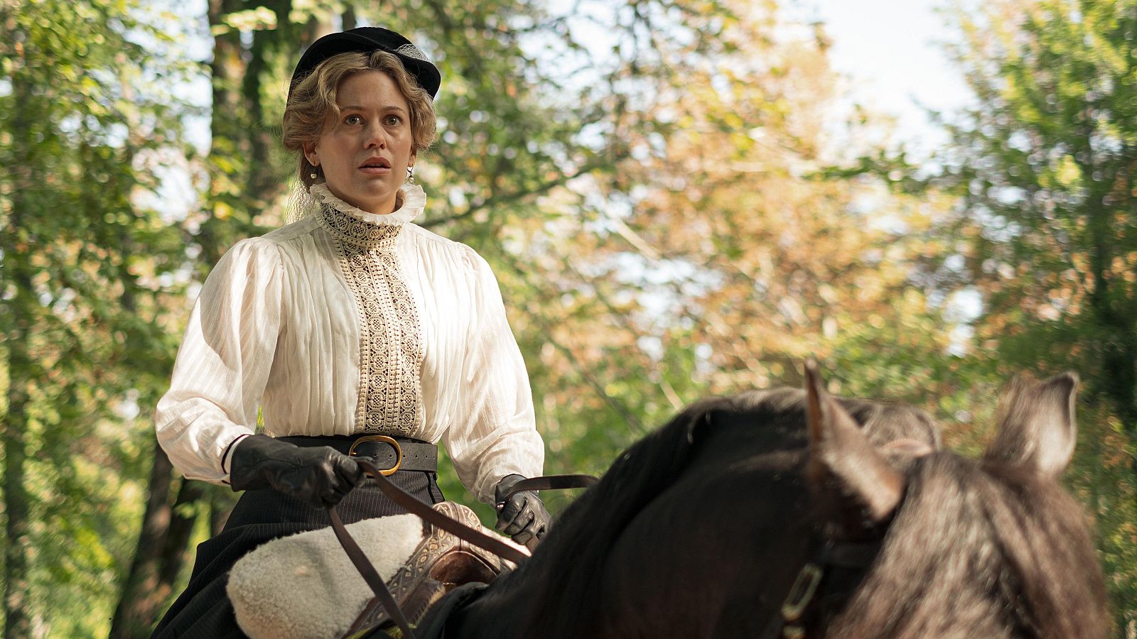 Ena - Entrevista con Javier Olivares y Kimberley Tell - ENA. La reina Victoria Eugenia | Ver