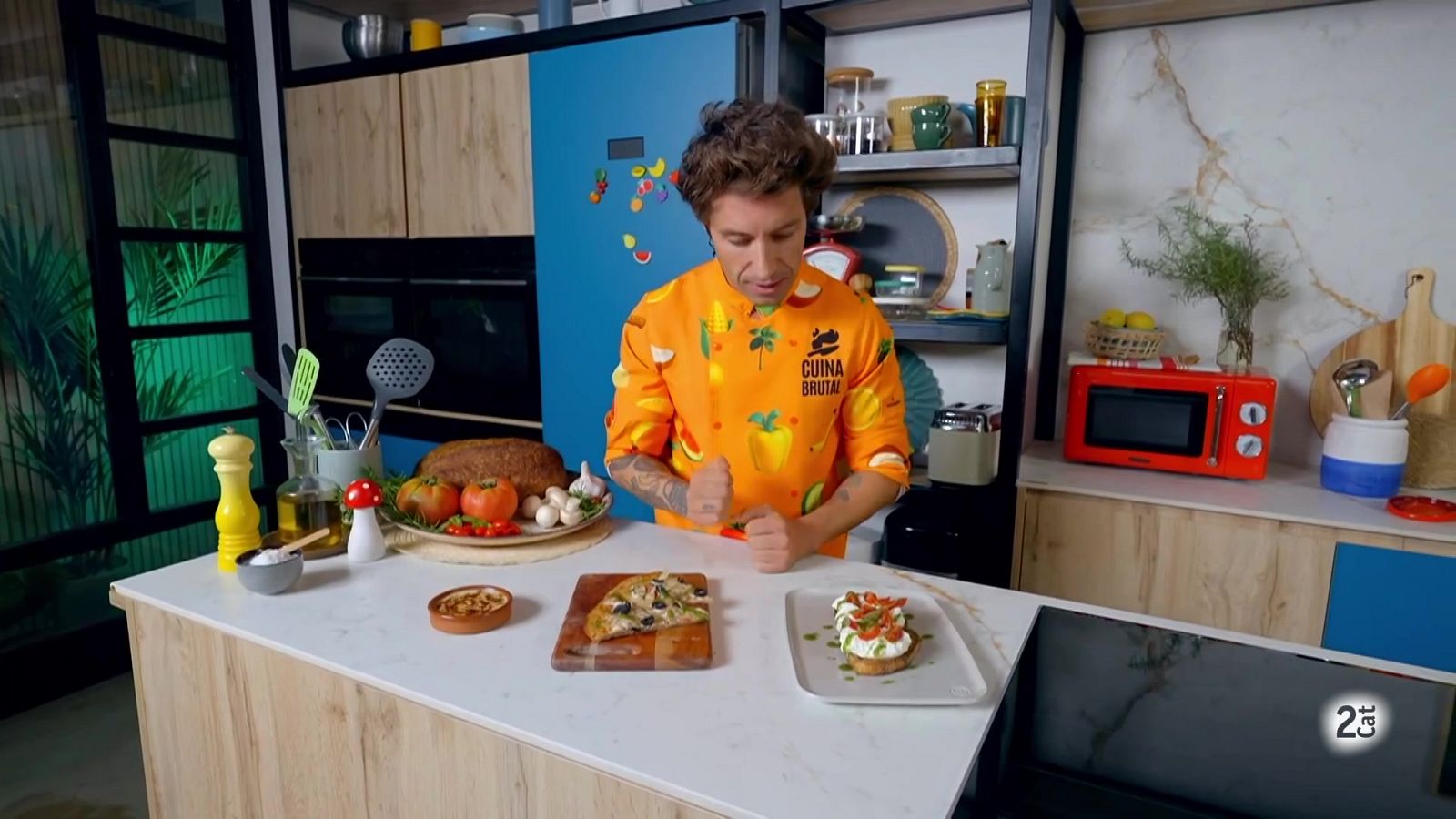 Torrada caprese, pizza sense gluten de blat sarraí i crema catalana - Cuina brutal - Cuina Brutal | Veure