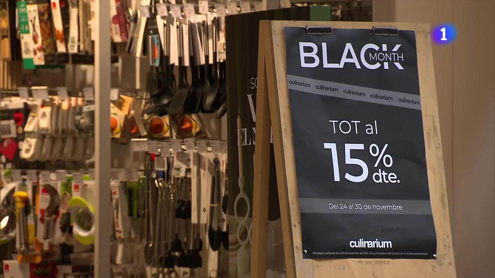 El Black Friday omple carrers i comerços mentre creix l'escepticisme pels descomptes - L'Informatiu | Veure