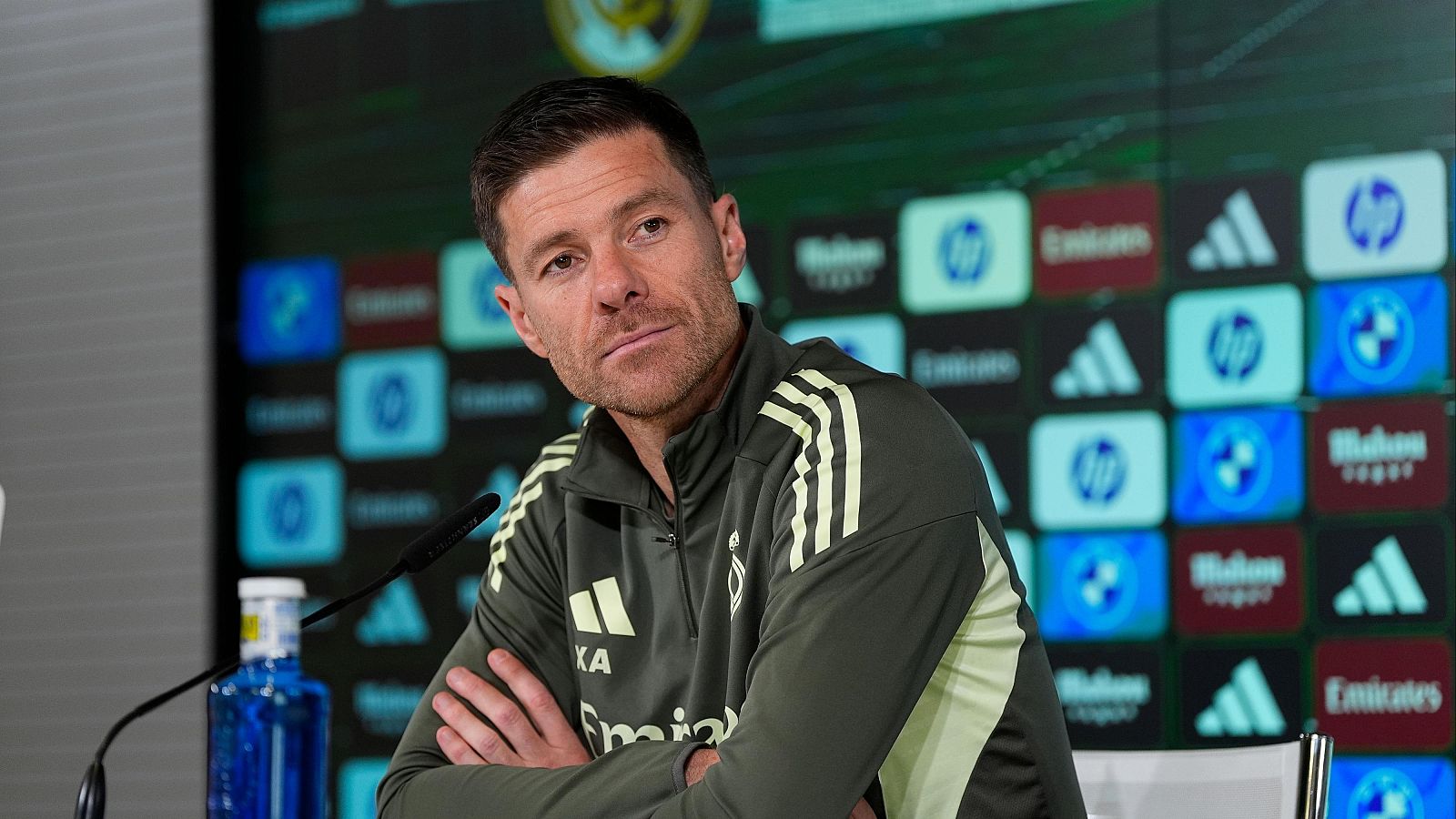 Xabi Alonso contesta a Laporta: "Hay mensajes populistas que caen hacia su parroquia" | Ver