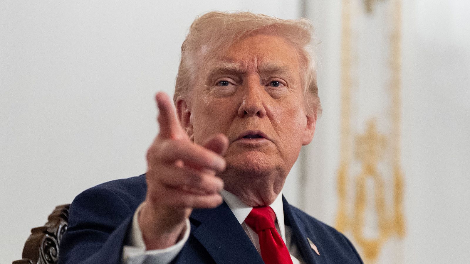 Trump anuncia el cierre del espacio aéreo de Venezuela | Ver