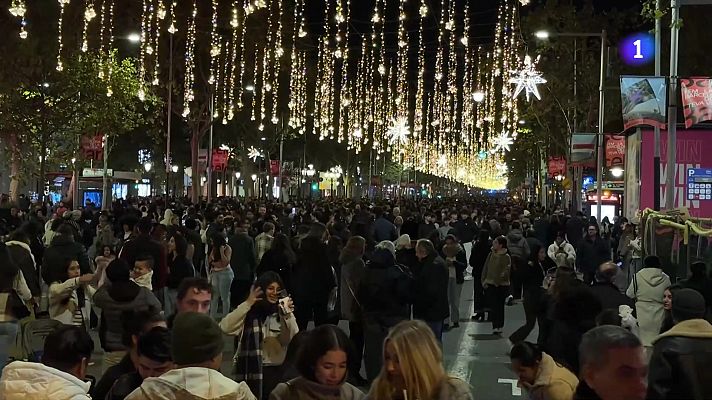 L'Informatiu - Primer diumenge de la campanya de Nadal amb botigues obertes