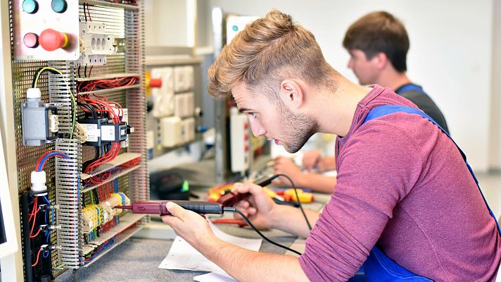 Telediario Fin de Semana - La Formación Profesional en España alcanza cifras récord de matriculación