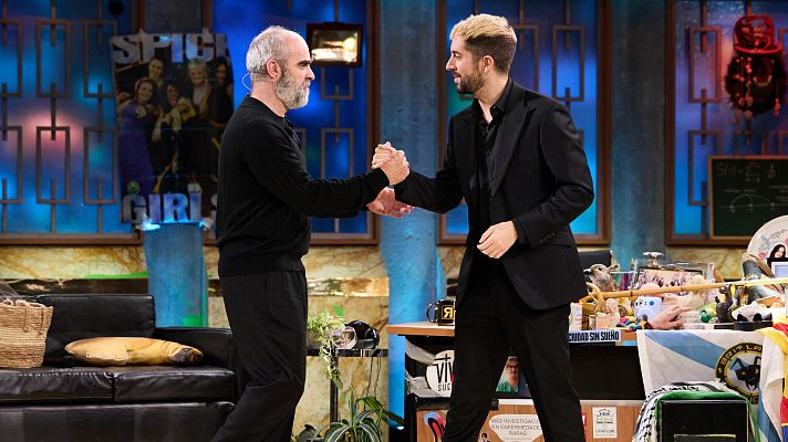 La Revuelta - ¿Te imaginas a Luis Tosar con un bañador slip?