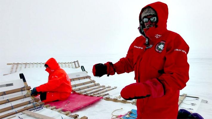 Al filo de lo imposible - Viajeros del viento, primera etapa: El montaje del trineo