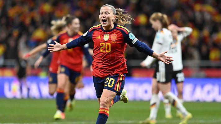 Fútbol - España - Alemania | Claudia Pina abre el marcador de la final de la Nations (1-0)