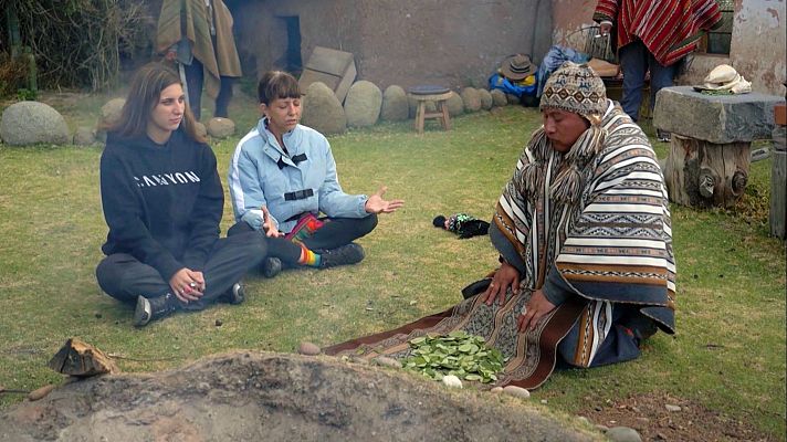 Hasta el fin del mundo - Yolanda y Ainoa en un ritual chamánico - Hasta el fin del mundo | Ver