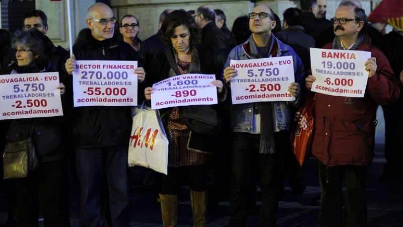 Empresa y sindicatos pactan 4.500 bajas, horas antes de la huelga de Bankia
