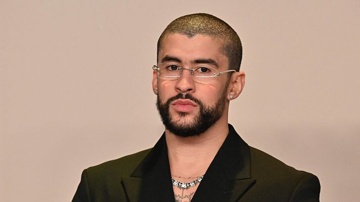 Telediario 1 - Bad Bunny se corona como el artista más escuchado en España y en el mundo en Spotify durante 2025