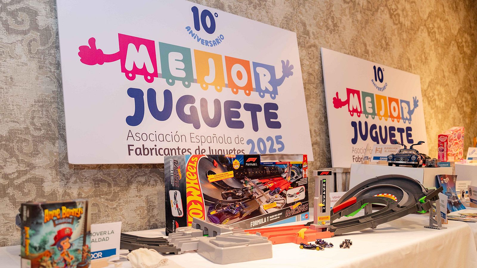 El sector juguetero español prevé un crecimiento del 2,5% en 2025 - Telediario 1 | Ver