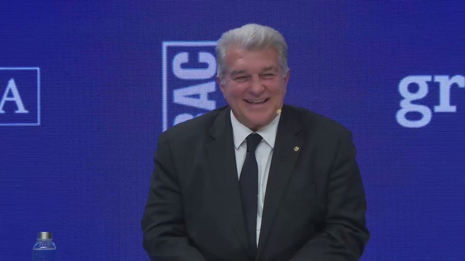 El presidente del FC Barcelona, Joan Laporta, dice que en palco del Barça hay libertad y en el del Real Madrid de "hay poder" | Ver