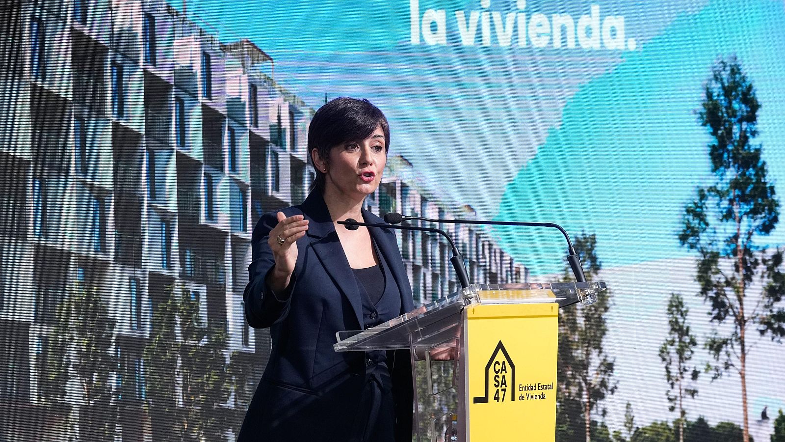 Casi un 20% de viviendas las compra alguien de fuera de España - Telediario 2 | Ver