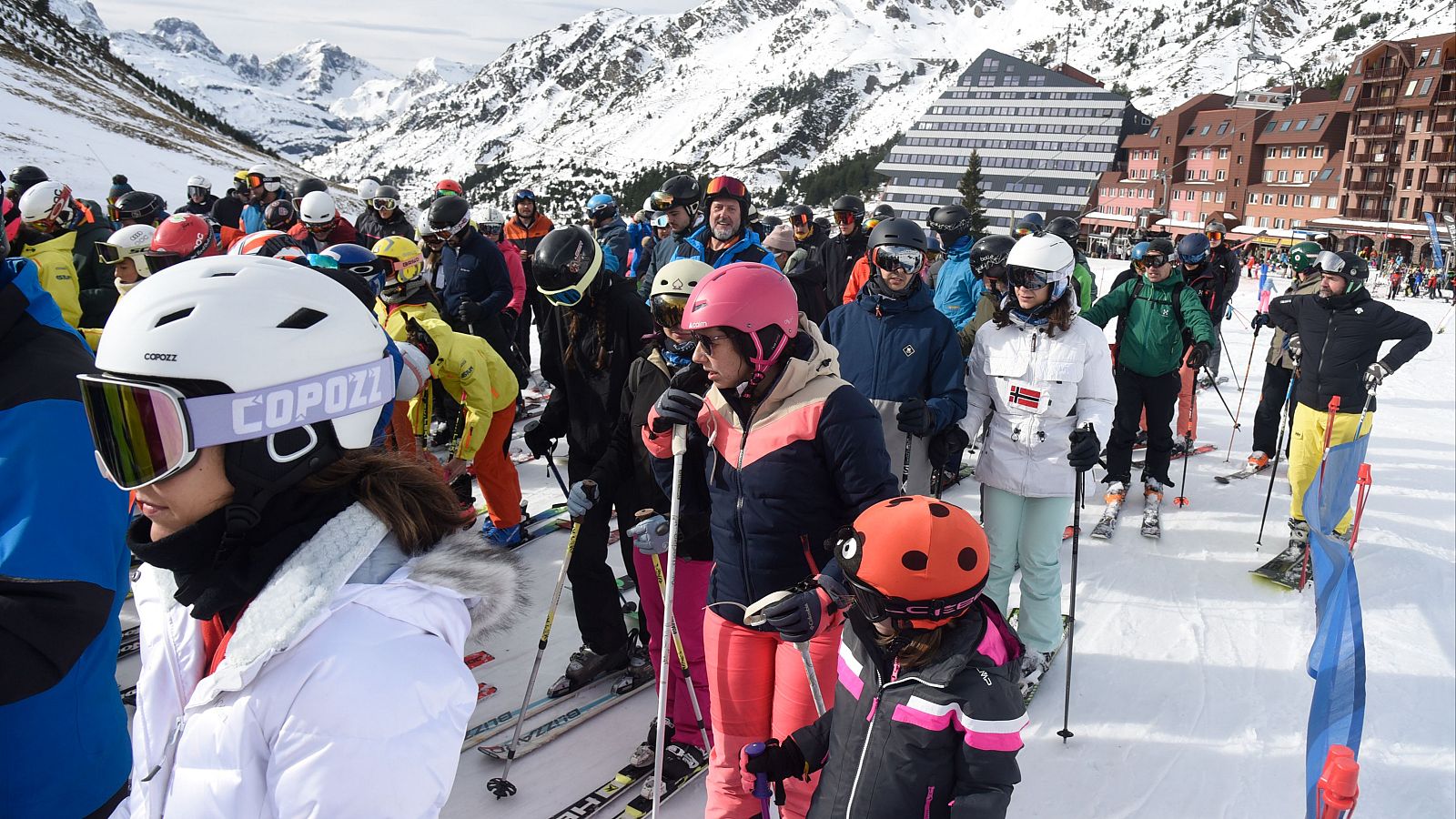 Puente de la Constitución: comercios llenos y alta ocupación en hoteles | Ver