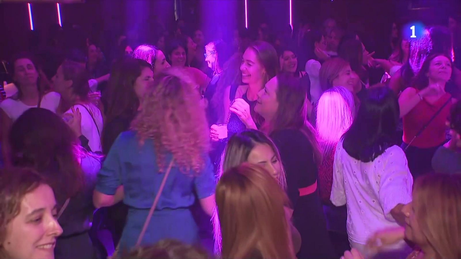 Tardejos i sessions matinals omplen discoteques amb un nou públic - L'Informatiu | Veure