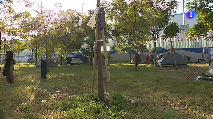 L'Informatiu - Rècord de sensesostre a Barcelona: 1.982 persones dormen al carrer