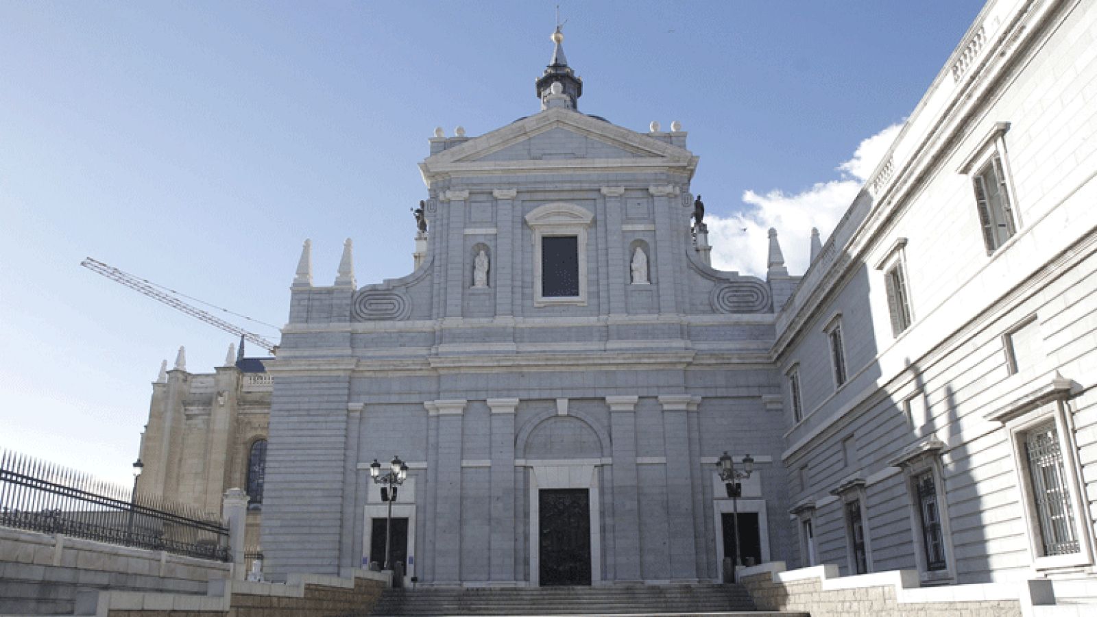 Hallado artefacto explosivo la Almudena 