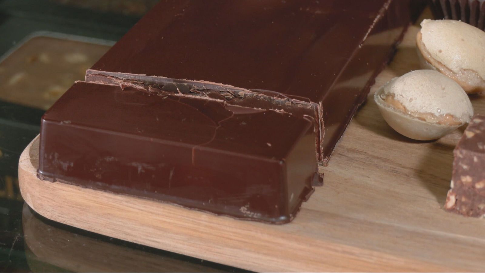 Turrons, la cereria més antiga i un ramat de cabres - Aquí la Terra | Veure