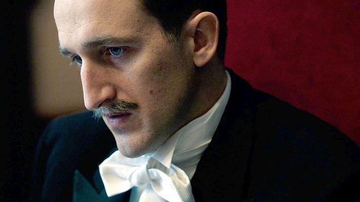 ENA. La reina Victoria Eugenia - Alfonso XIII se marcha solo al exilio