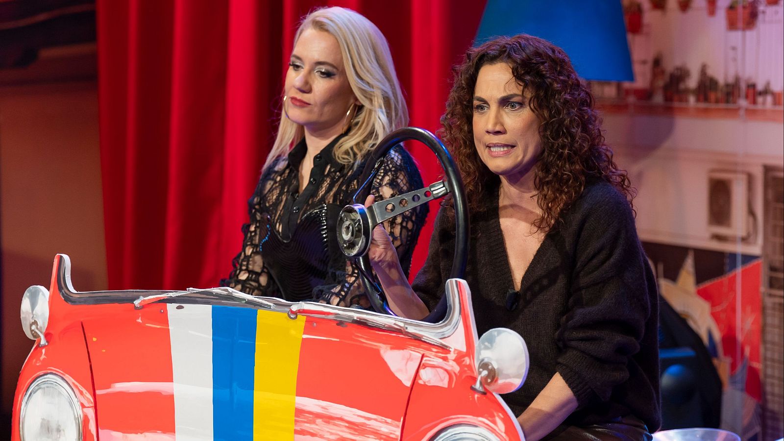 Toni Acosta convierte en comedia un drama cotidiano | Ver