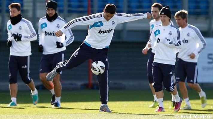 Telediario 1 - El Real Madrid vuelve al trabajo con sus internacionales