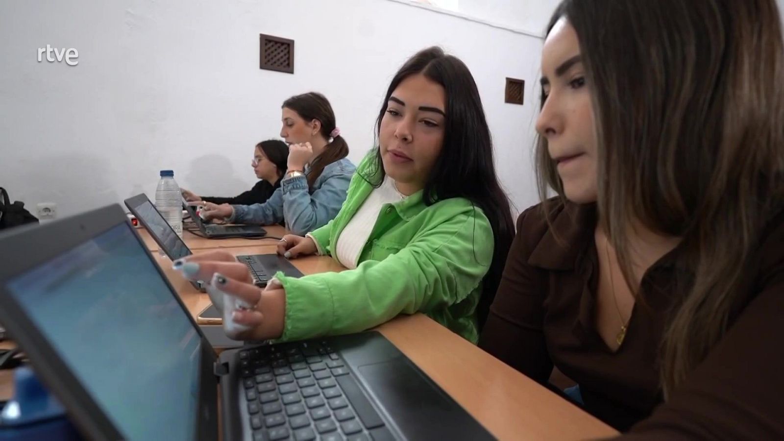 El idioma del empleo - Aquí hay trabajo | Ver