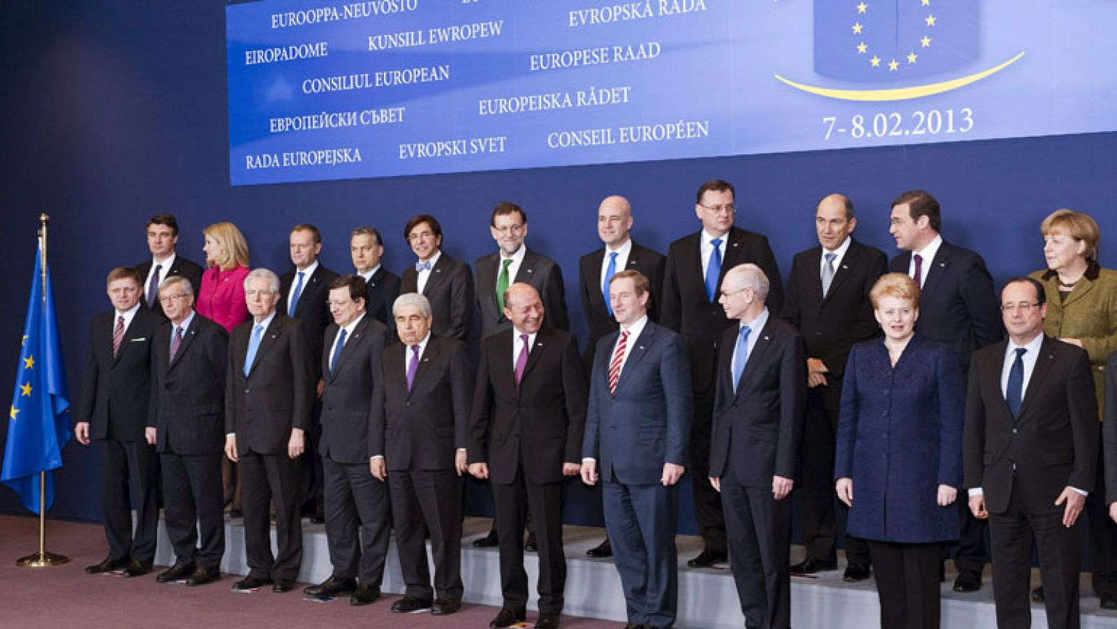 Telediario matinal en cuatro minutos 08/02/2013