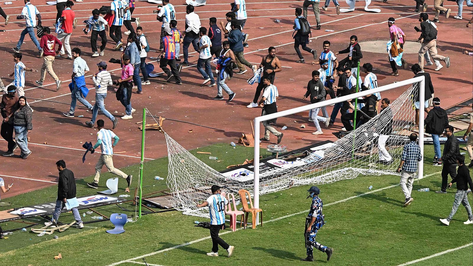 Cargas policiales empañan la visita de Messi a la India - Fútbol | Ver