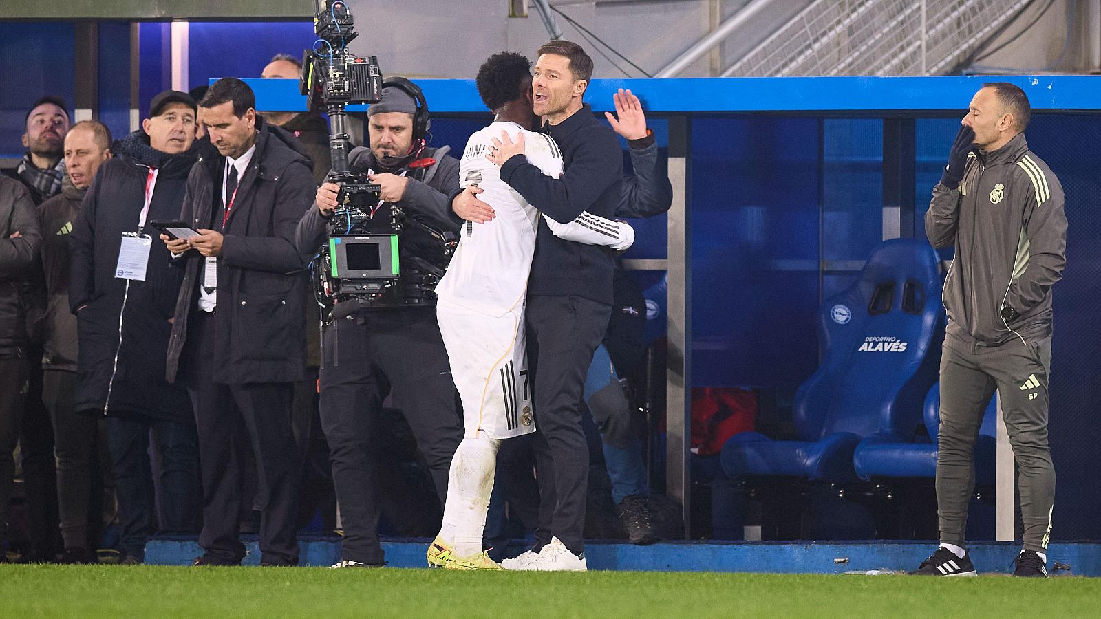 Xabi Alonso: ''Estamos todos juntos en esto'' - Fútbol | Ver