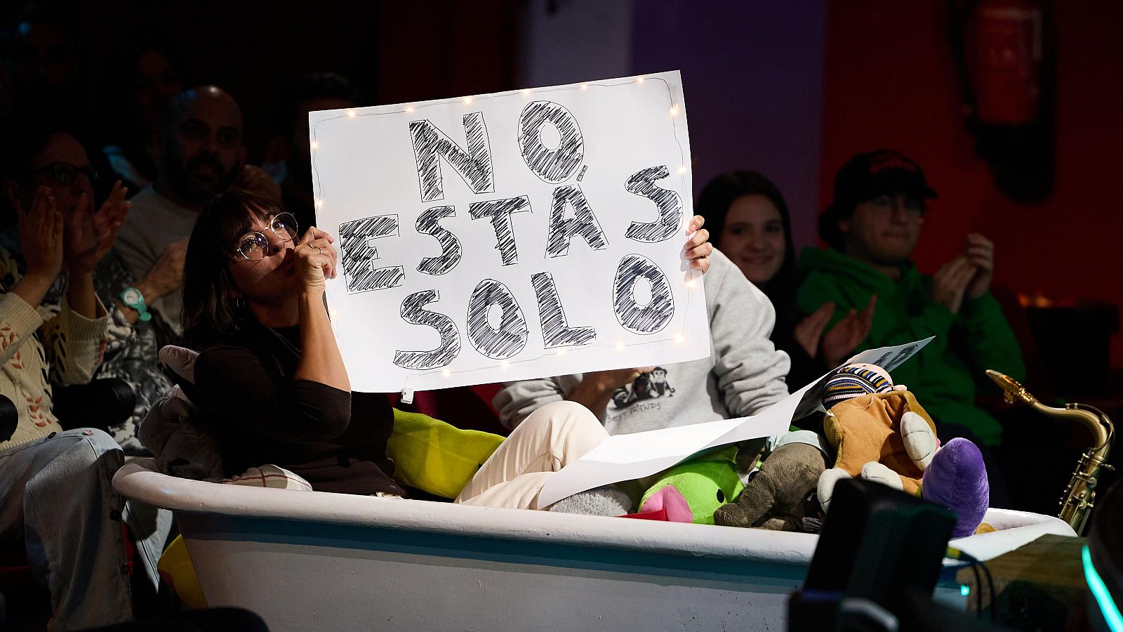 La Revuelta | Hablar salva vidas, no estás solo - La Revuelta | Ver