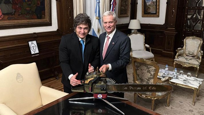 Telediario 2 - Kast visita Argentina en su primer viaje internacional tras ganar las elecciones