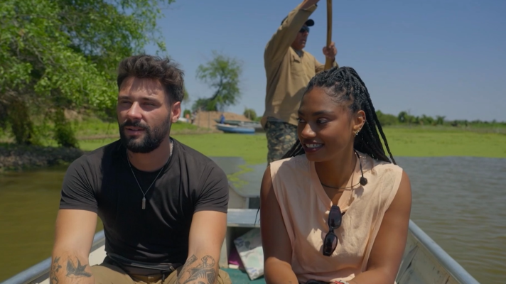 Hasta el fin del mundo - J Kbello y Nia: Baño entre cocodrilos en Argentina