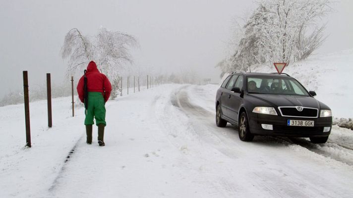 El tiempo - Nieve en cotas bajas en el norte