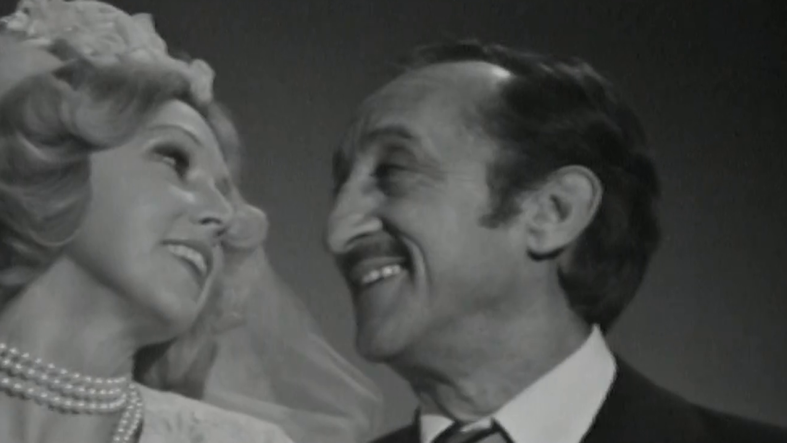 A la fi tot sols - Històries obertes - Arxiu TVE Catalunya | Ver