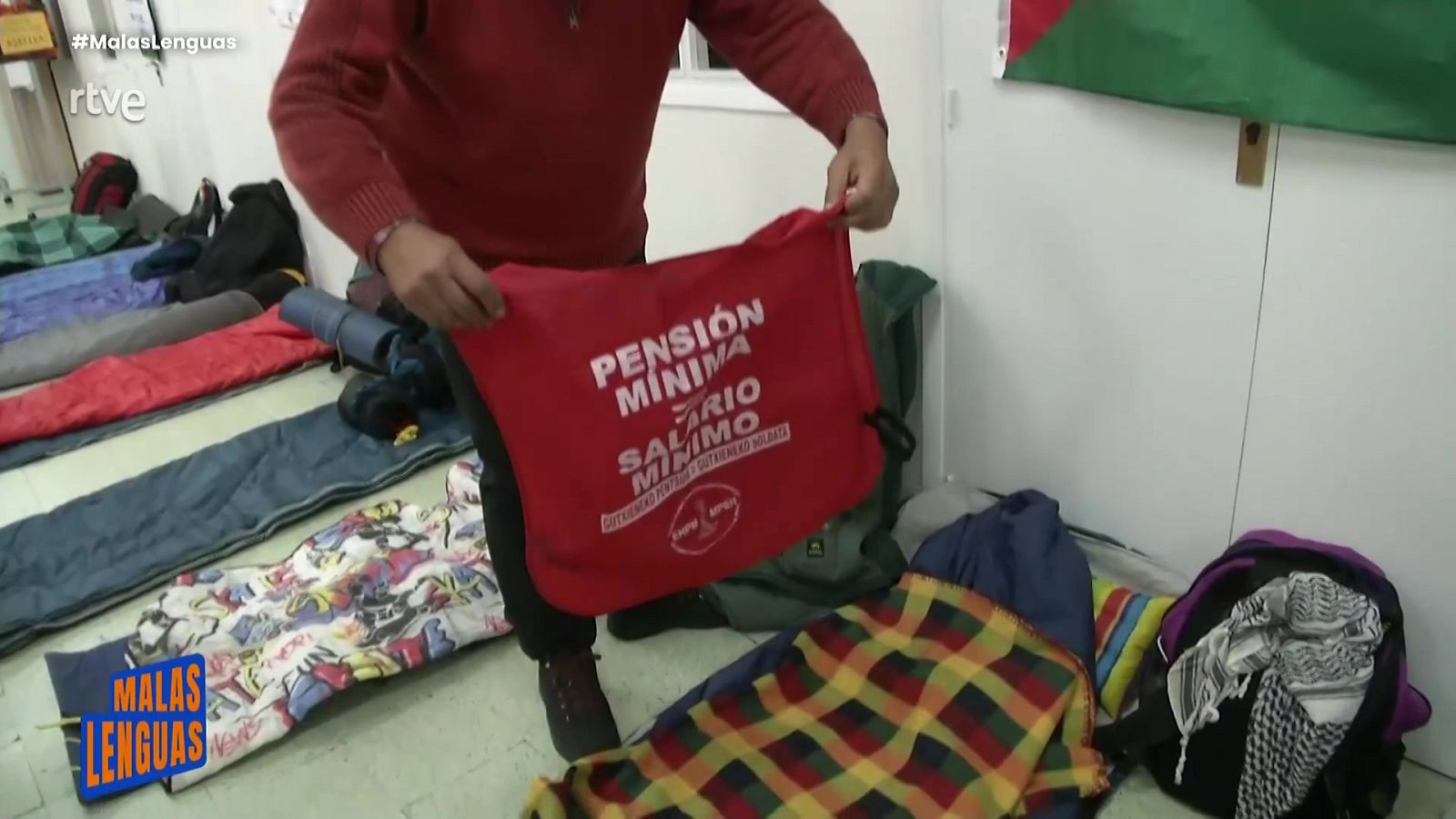 Encierro de pensionistas en protesta por las pensiones más bajas - Malas lenguas | Ver