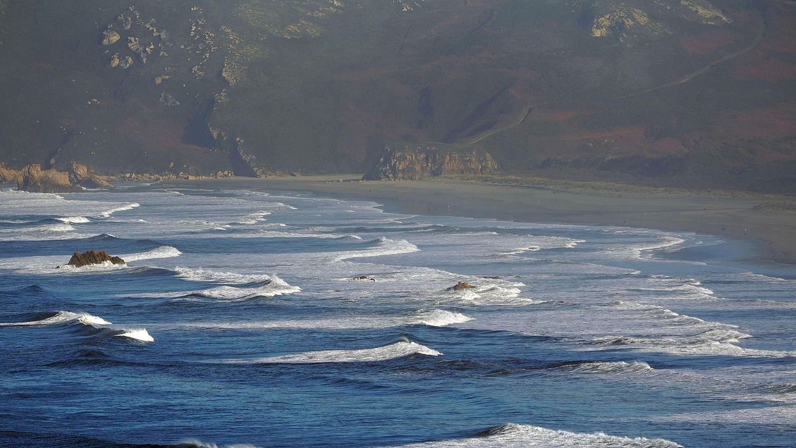 El tiempo hoy 18 de diciembre en España: viento, niebla, lluvia y oleaje activan avisos | Ver