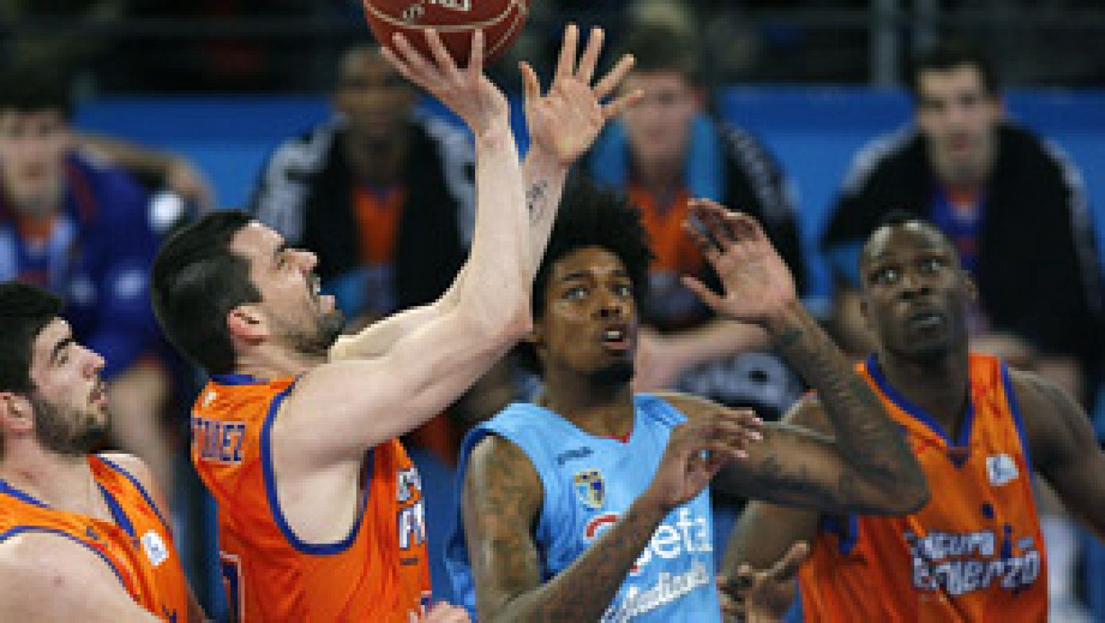 El Valencia aplasta al Estudiantes