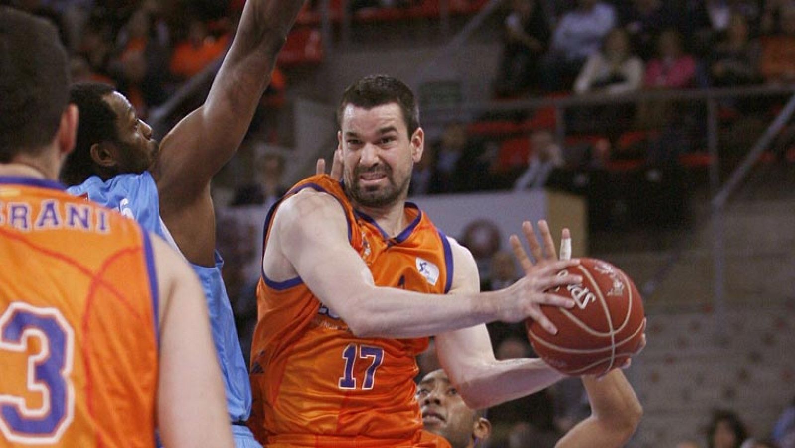 El Valencia Basket acaba con el sueño copero del Estudiantes 