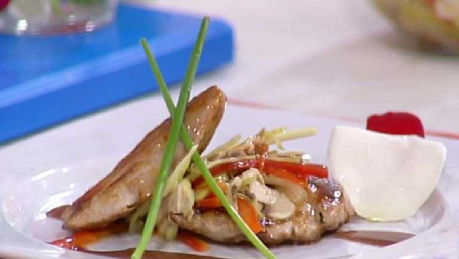 Cocina con Sergio - Solomillo de cerdo con ensalada de alcachofas - Ver ahora