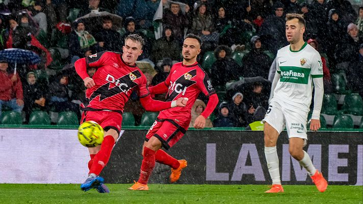 Resúmenes de LaLiga - Elche CF - Rayo Vallecano: resumen del partido de la 17ª jornada de Liga | Primera