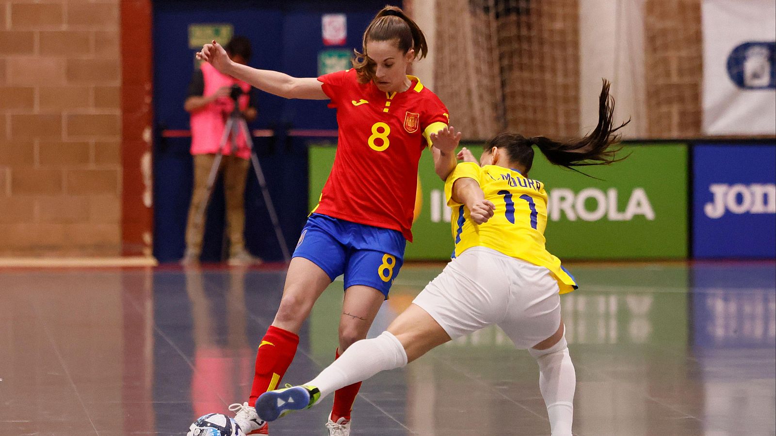 Peque, capitana de la selección de fútbol sala, se retira | Ver