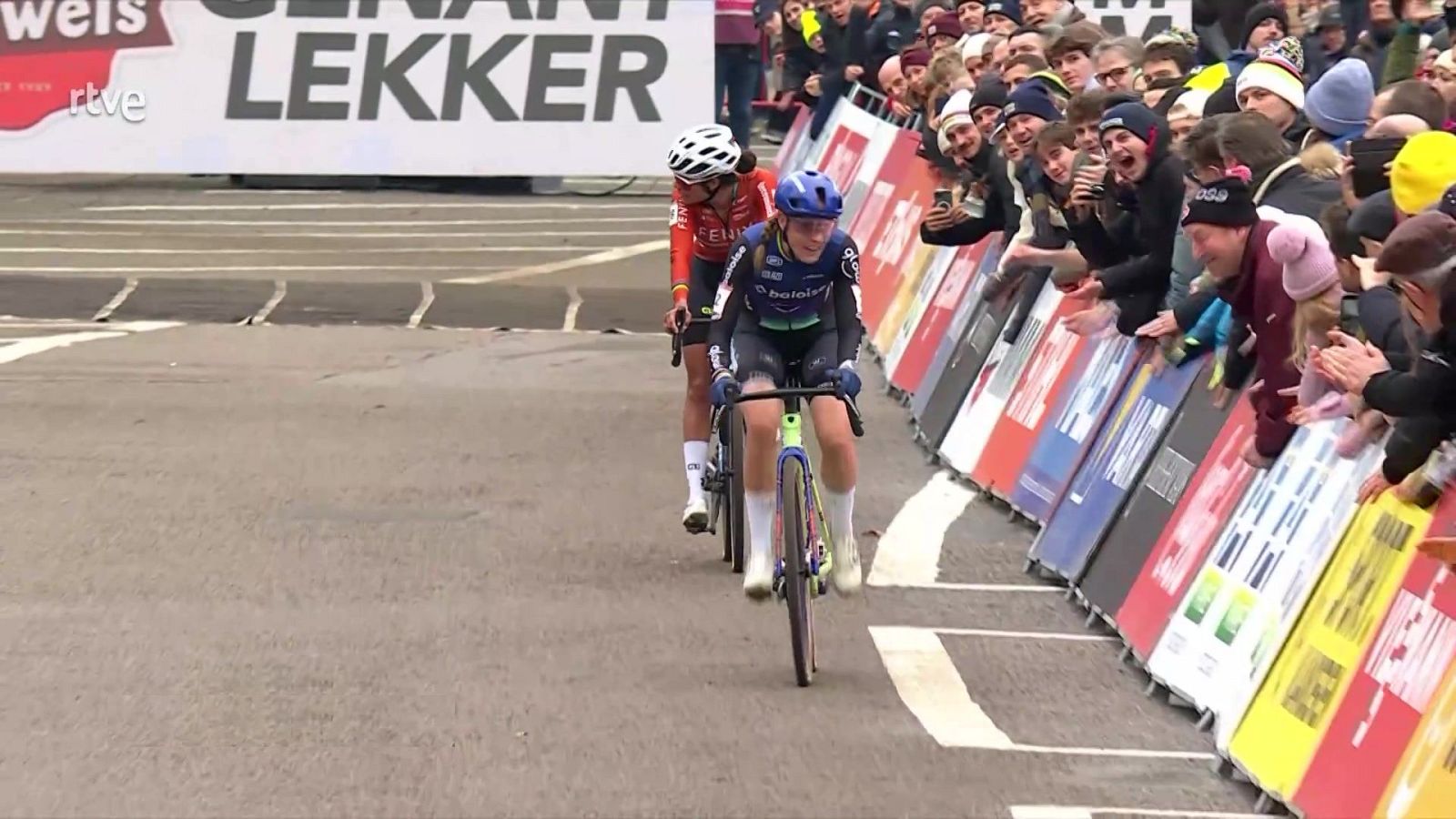 Deportes 1 en Lengua de signos - 20/12/25 - Los Deportes de La1 | Ver