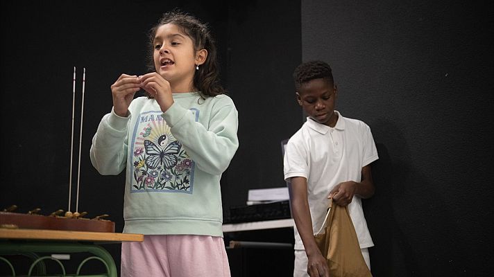 Lotería de Navidad - Nervios e ilusión entre los niños de San Ildefonso antes de la Lotería de Navidad