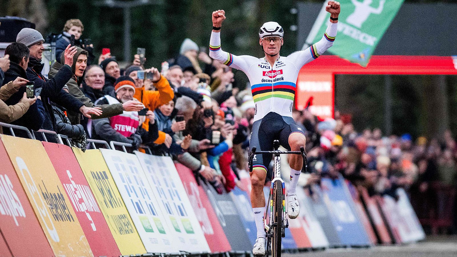 Ciclocross | Van der Poel gana en la Copa del Mundo de Amberes - Los Deportes de La1 | Ver