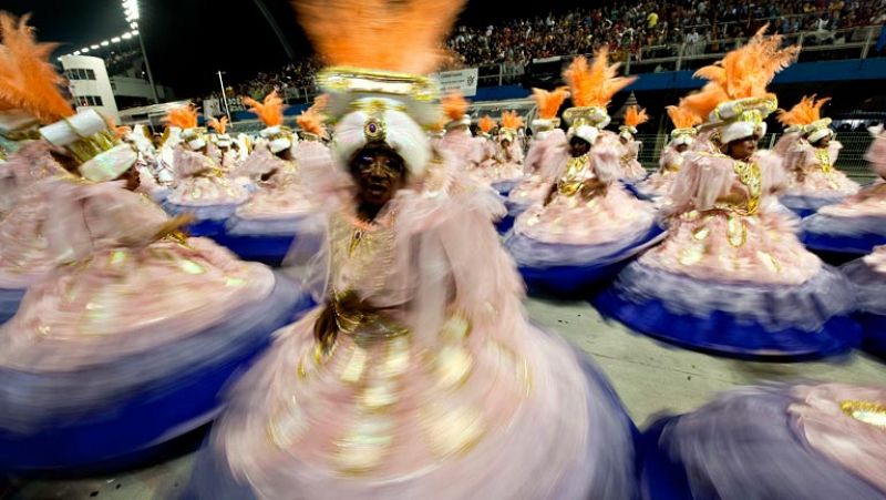 Brasil se vuelca con el carnaval