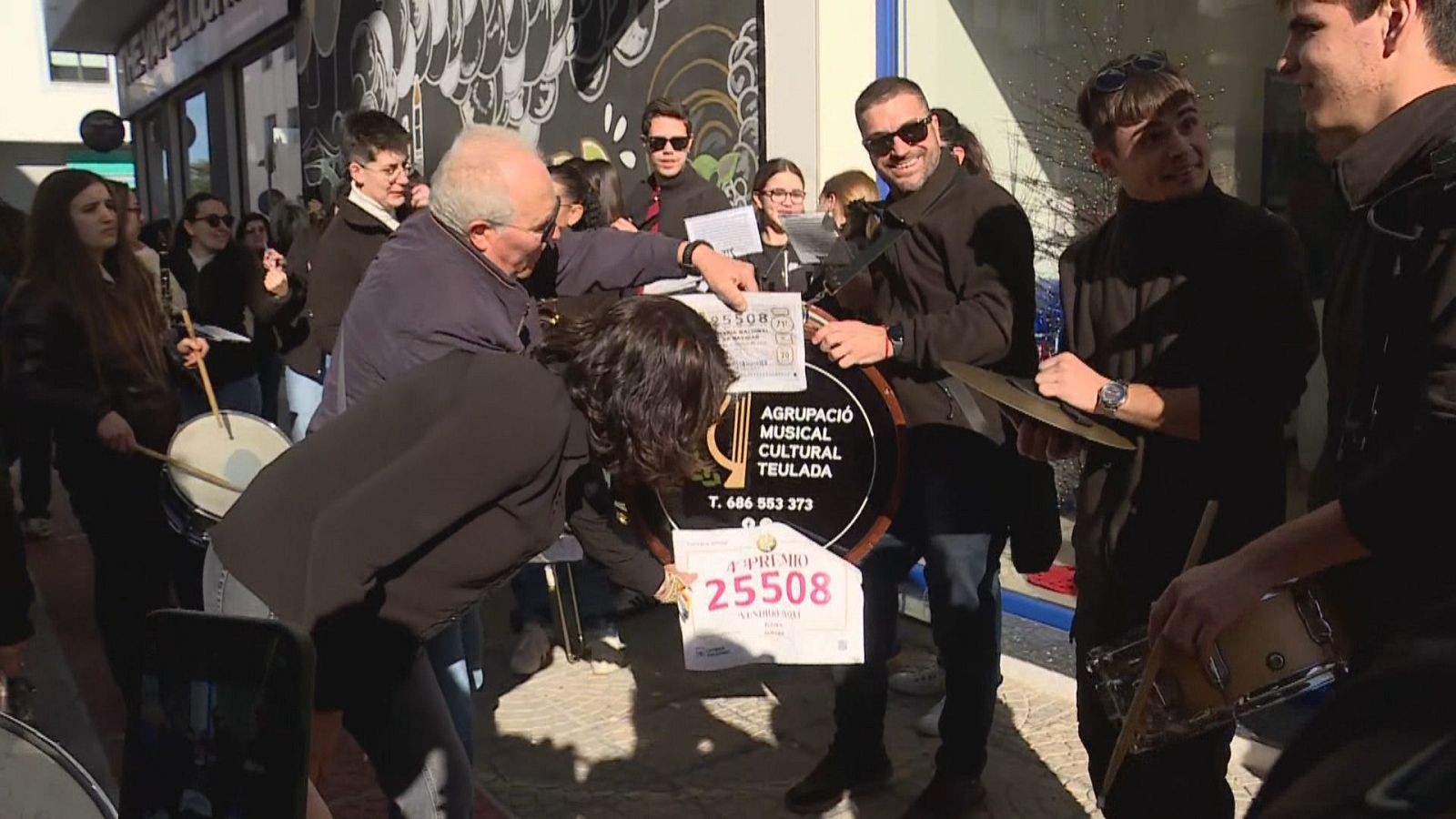 El Sorteo de Navidad deja 21 millones de euros en Moraira con el cuarto premio - L'informatiu - Comunitat Valenciana | Ver