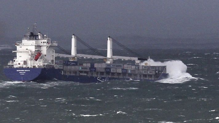 Telediario 1 - El tráfico de mercancías aumentó un 4% en 2012 en los puertos españoles