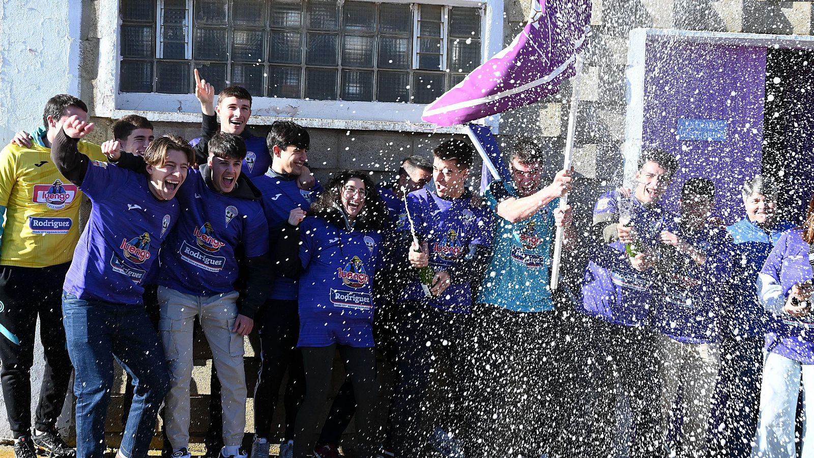 Los premiados con el Gordo de Navidad asimilan su golpe de suerte