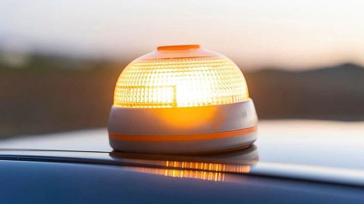 La tarde en 24h - Facua pide que se investigue a las tiendas que venden balizas V16 no homologadas