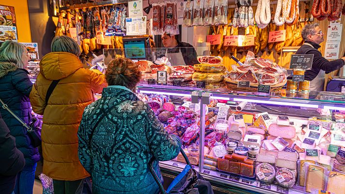 Telediario 1 - Las fechas navideñas presionan al alza los precios de ciertos productos