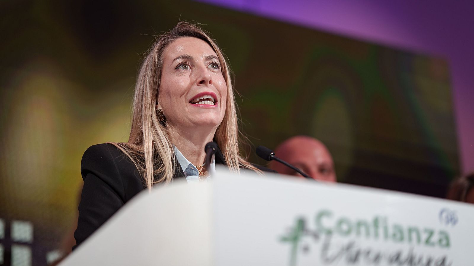 Guardiola mantiene su primer contacto con Vox para lograr un acuerdo para la "estabilidad" en Extremadura - Informativo 24h | Ver